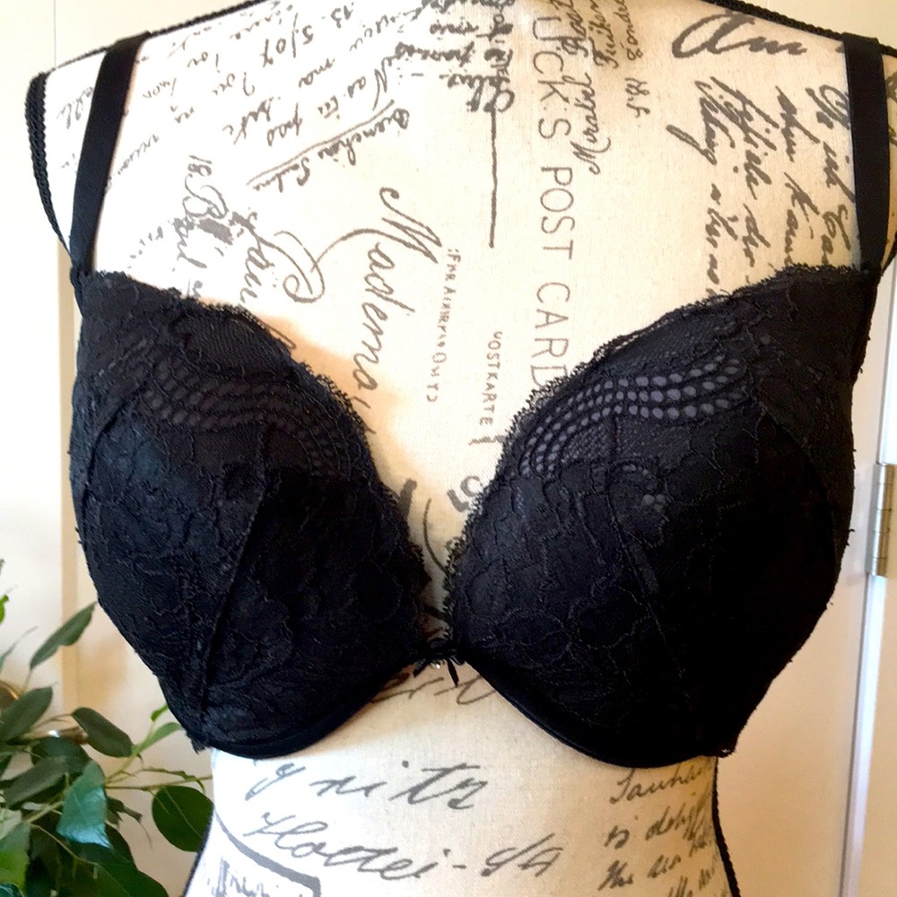 Victoria’s Secret Plunge lace bra